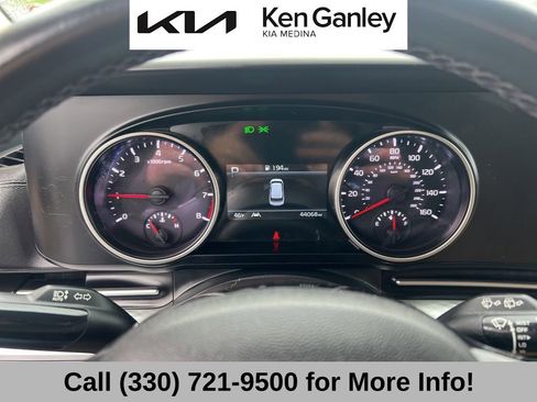 Used 2024 Kia Carnival LX FWD image 33