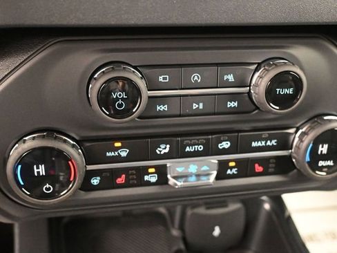 New 2025 Ford Bronco Outer Banks image 12