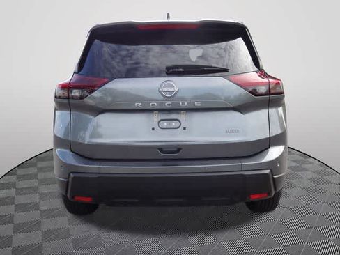 Used 2025 Nissan Rogue SV AWD/4WD image 3