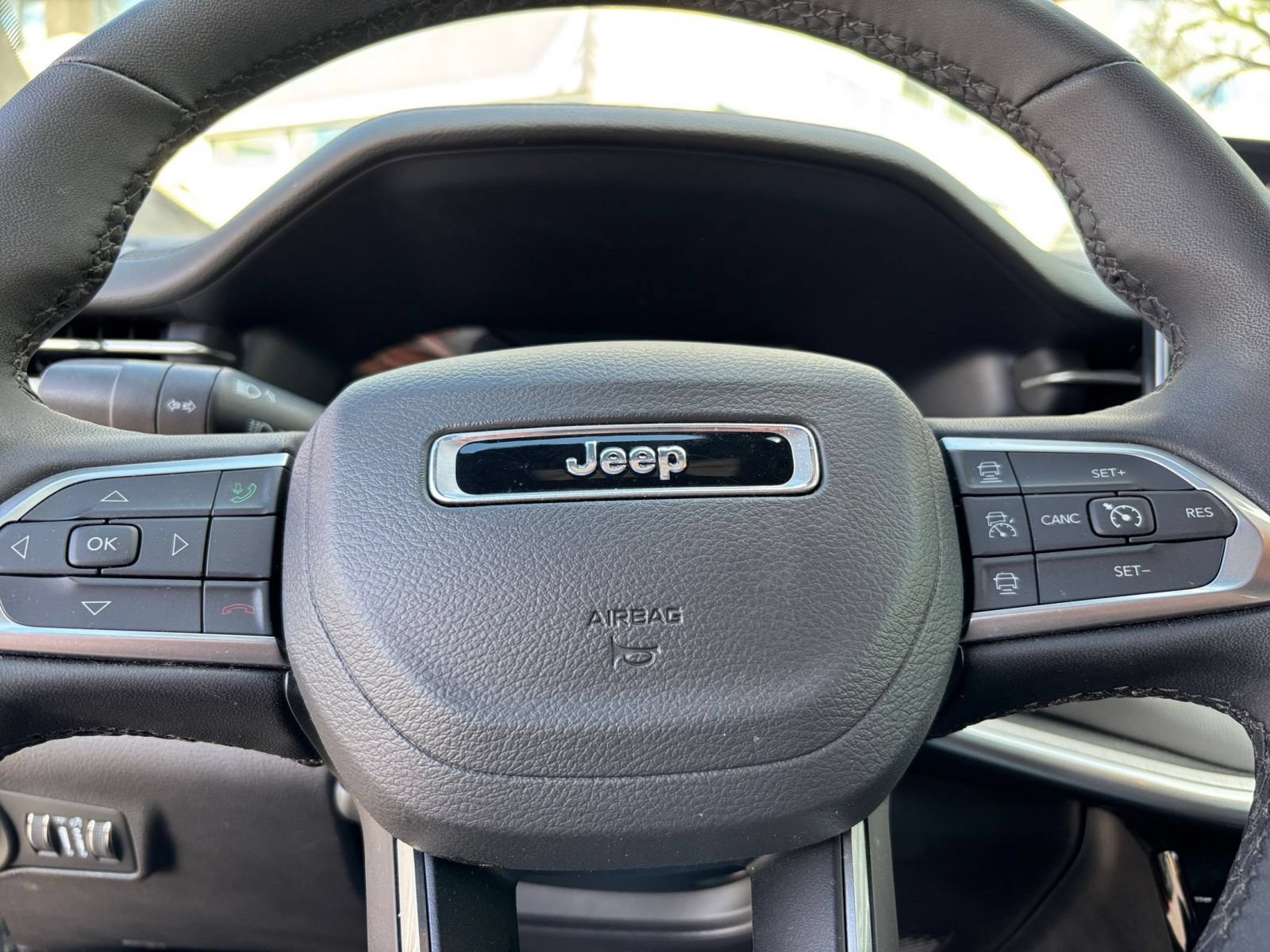 Used 2025 Jeep Compass Limited AWD/4WD image 28