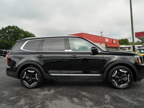 Used 2025 Kia Telluride S FWD image 2