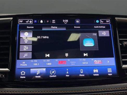 Used 2023 Chrysler Pacifica Pinnacle FWD image 27