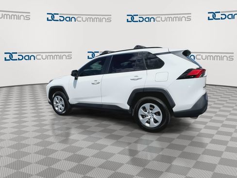 Used 2019 Toyota RAV4 LE AWD/4WD image 6