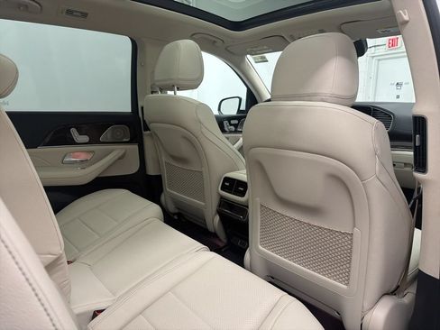 Used 2026 Mercedes-Benz GLS 450 4MATIC image 27