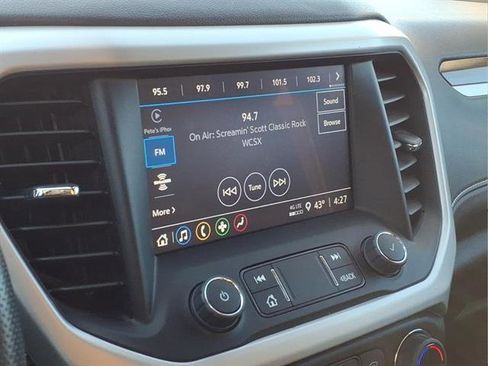 Used 2023 GMC Acadia SLE image 20