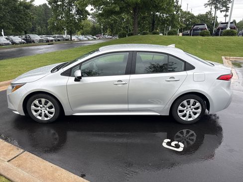 Used 2023 Toyota Corolla LE FWD image 7