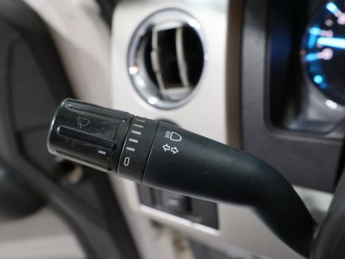 Used 2012 Ford F150 Lariat w/ Lariat Chrome Pkg image 29