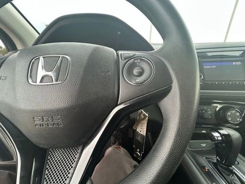 Used 2018 Honda HR-V LX image 16