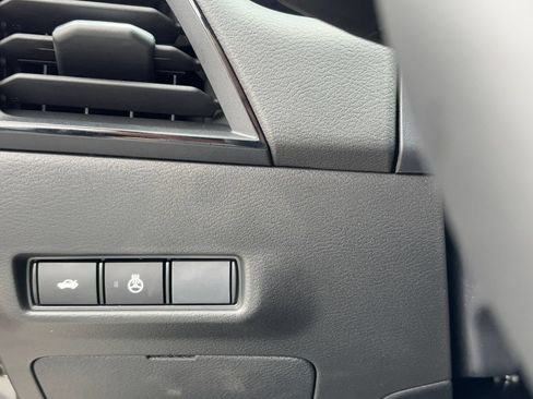 Used 2026 Nissan Sentra SV w/ SV Convenience Package FWD image 27