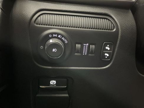 Used 2024 Jeep Wagoneer L 4WD w/ Premium Group I image 26