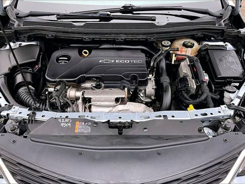 Used 2017 Chevrolet Cruze LT w/ Convenience Package image 10