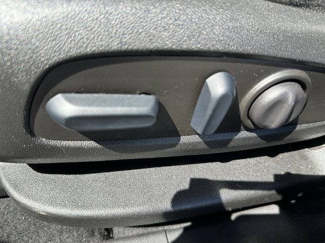 Used 2023 Chevrolet Equinox LT AWD/4WD image 23