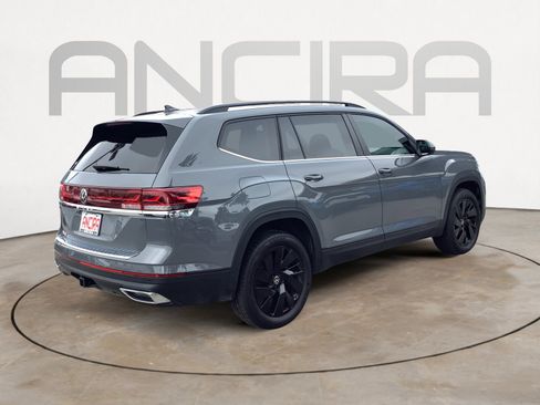 New 2025 Volkswagen Atlas SE FWD image 8