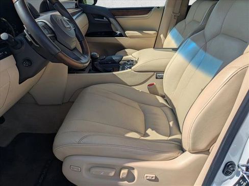 Used 2020 Lexus LX 570 4WD w/ Luxury Package image 15