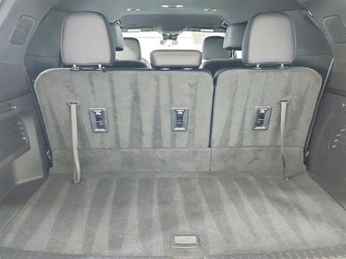 Used 2025 Chevrolet Traverse LT FWD image 10