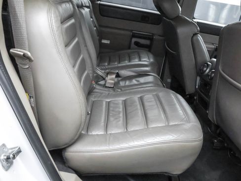 Used 2003 HUMMER H2 w/ Preferred Equipment Group AWD/4WD image 7
