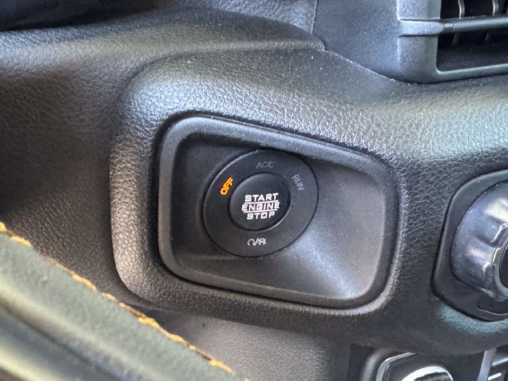 Used 2024 Jeep Wrangler Unlimited w/ Convenience Group AWD/4WD image 14