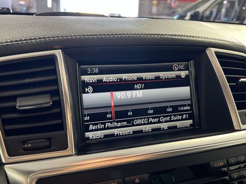 Used 2016 Mercedes-Benz GL 450 4MATIC image 18