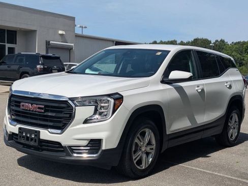 Used 2024 GMC Terrain SLE FWD image 7