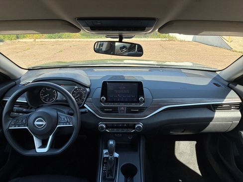 Used 2025 Nissan Altima 2.5 SV image 33