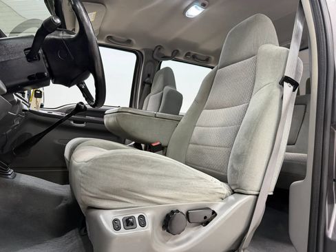 Used 2003 Ford F250 XLT AWD/4WD image 16