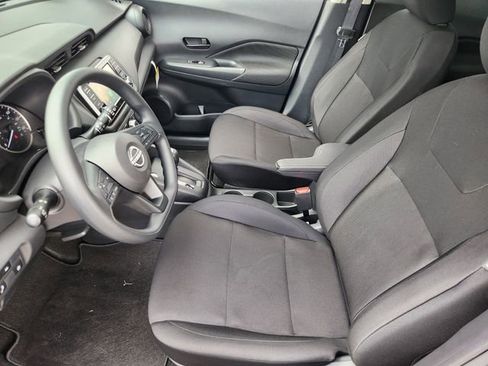 New 2025 Nissan Kicks Play S image 9