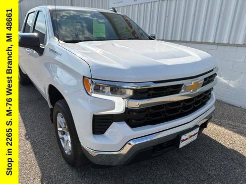 Used 2023 Chevrolet Silverado 1500 LT AWD/4WD image 7