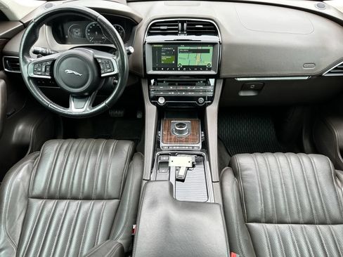Used 2018 Jaguar F-PACE Portfolio AWD/4WD image 19