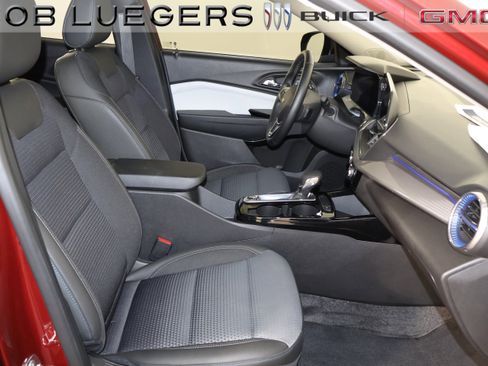 Certified 2024 Chevrolet Trax LT w/ LT Convenience Package image 16