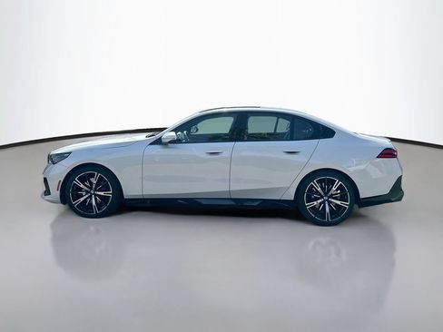 Used 2024 BMW 530i w/ Executive Package RWD image 4