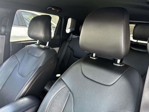 Used 2023 Jeep Compass Limited AWD/4WD image 18