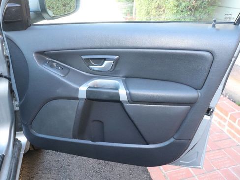 Used 2013 Volvo XC90 3.2 image 32