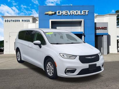 Used 2023 Chrysler Pacifica Touring-L