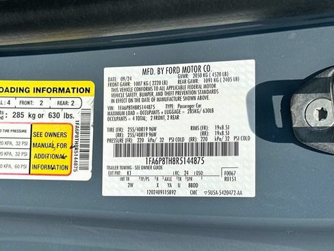 Used 2024 Ford Mustang Coupe RWD image 30