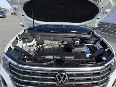 Used 2025 Volkswagen Atlas SE image 22