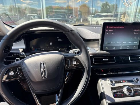 Used 2022 Lincoln Aviator AWD w/ Premium Package image 8