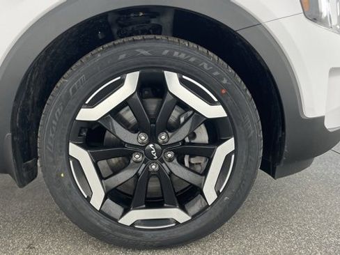 Used 2023 Kia Telluride EX w/ EX Captain's Chair Package image 56