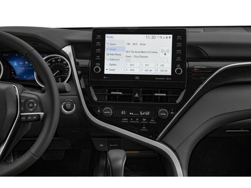 Used 2022 Toyota Camry XLE w/ Navigation Package FWD image 7