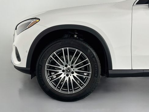 Certified 2026 Mercedes-Benz GLC 300 image 11