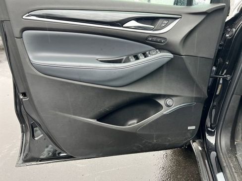 Used 2023 Buick Enclave Premium image 11