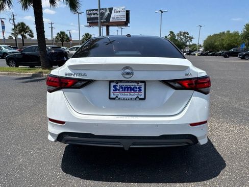 Used 2023 Nissan Sentra SR w/ SR Premium Package FWD image 4