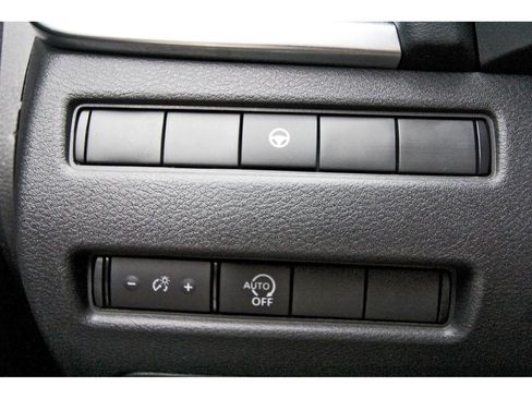 Used 2023 Nissan Rogue SV AWD/4WD image 19