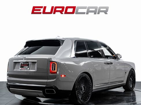 Used 2021 Rolls-Royce Cullinan image 6