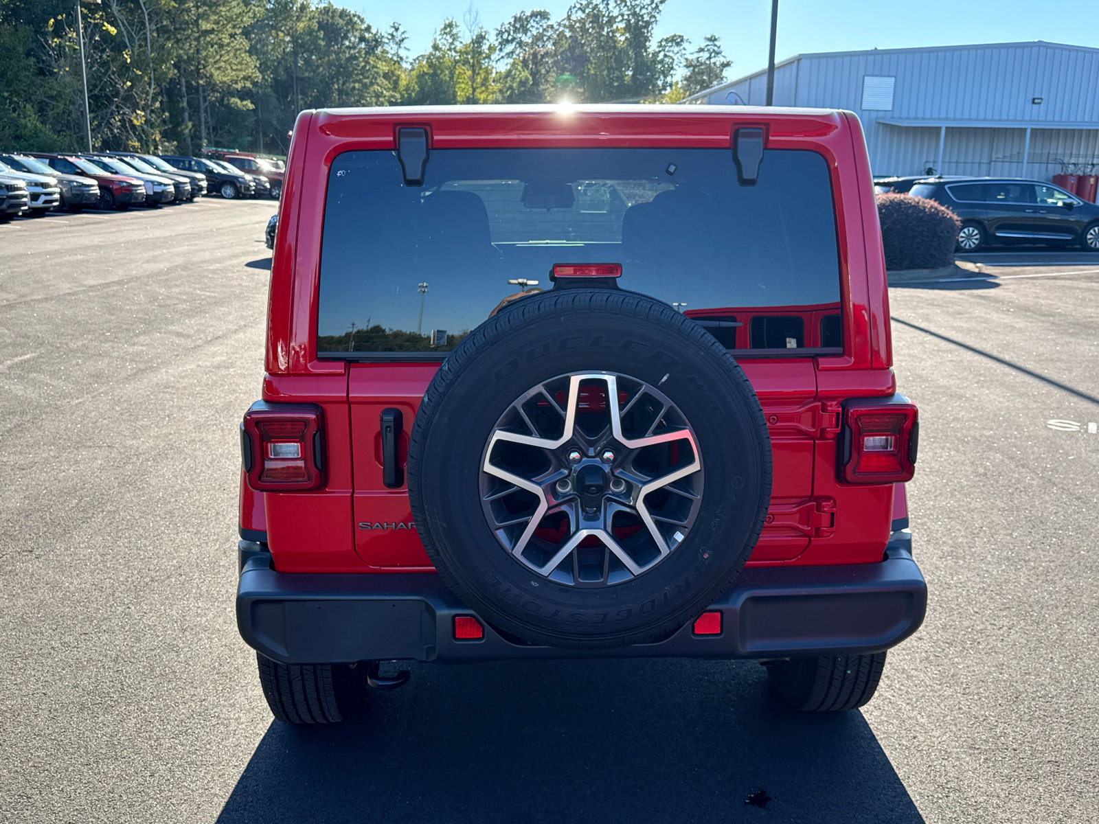 Used 2026 Jeep Wrangler Unlimited Sahara AWD/4WD image 6