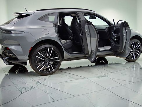 Used 2023 Aston Martin DBX 707 AWD/4WD image 11
