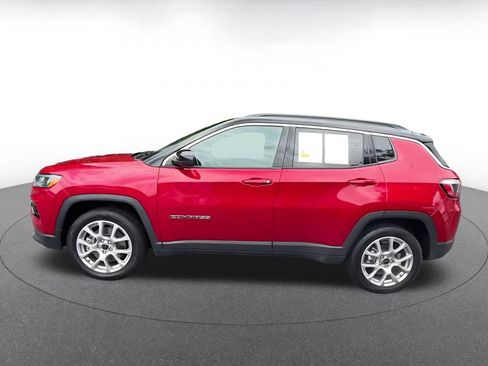 Used 2025 Jeep Compass Limited AWD/4WD image 8