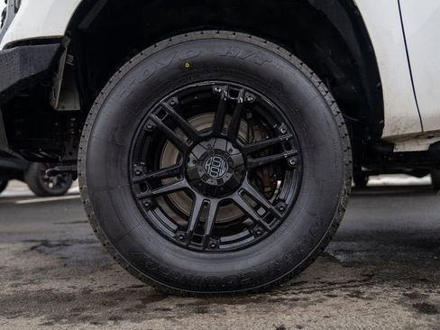 Used 2018 Toyota Tundra SR5 image 2