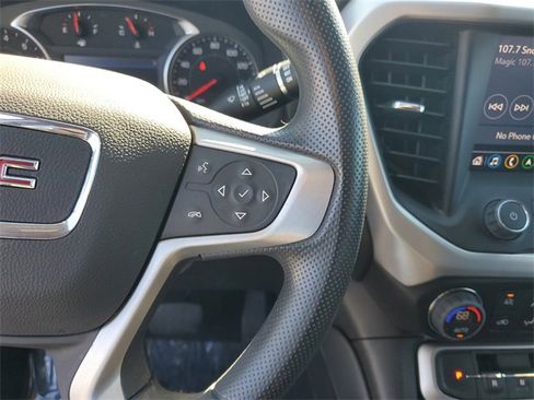 Used 2023 GMC Acadia SLE w/ Driver Convenience Package image 18