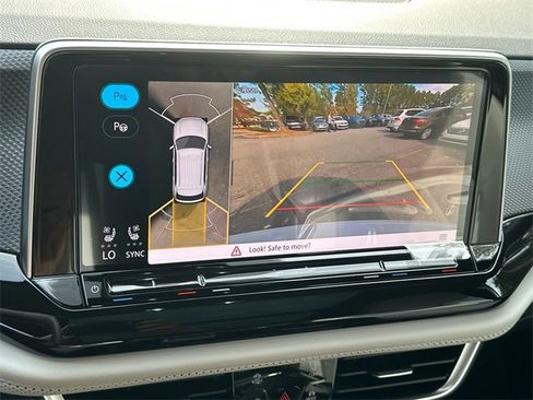 New 2026 Volkswagen Atlas Cross Sport SEL Premium R-Line image 31