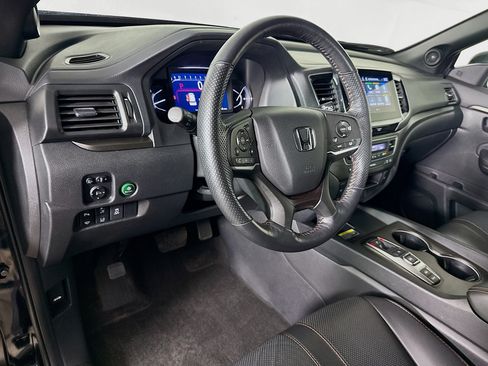 Certified 2025 Honda Passport TrailSport image 8